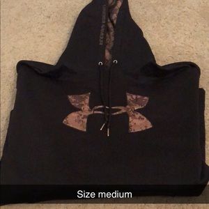 MENS Under Armour Sweatshirt!